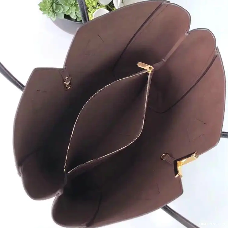 Fashionrepsfam ru 19T1L0381 Bags LV 0516